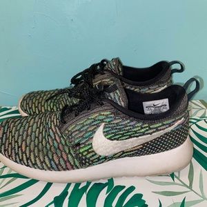 Nike Roshe runs shoes